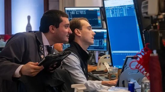 7月10日收盘:美股周四收高,芯片股普涨推动纳指上涨1.3%